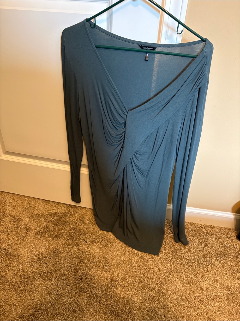 Daisy Fuentes Gray V-Neck Draped Top